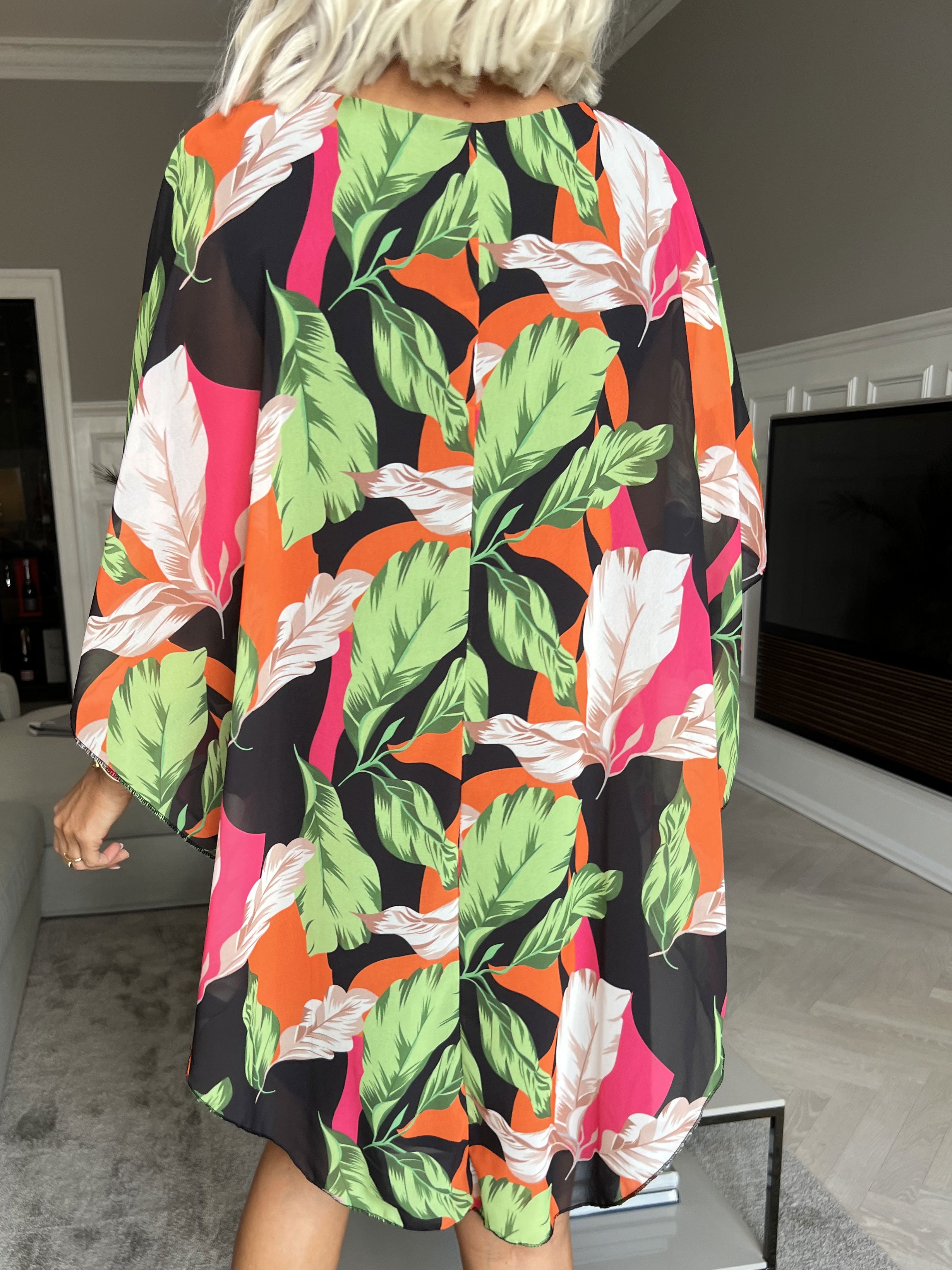 Kenya Feather - Tunikakjole med mønstret chiffonlag